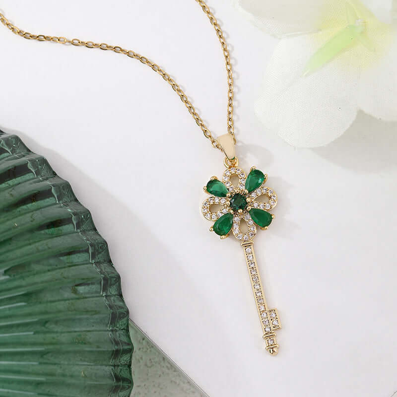 Women's Creative Retro Key Flower Necklace Clavicle Chain Jewelry - Novair-product name