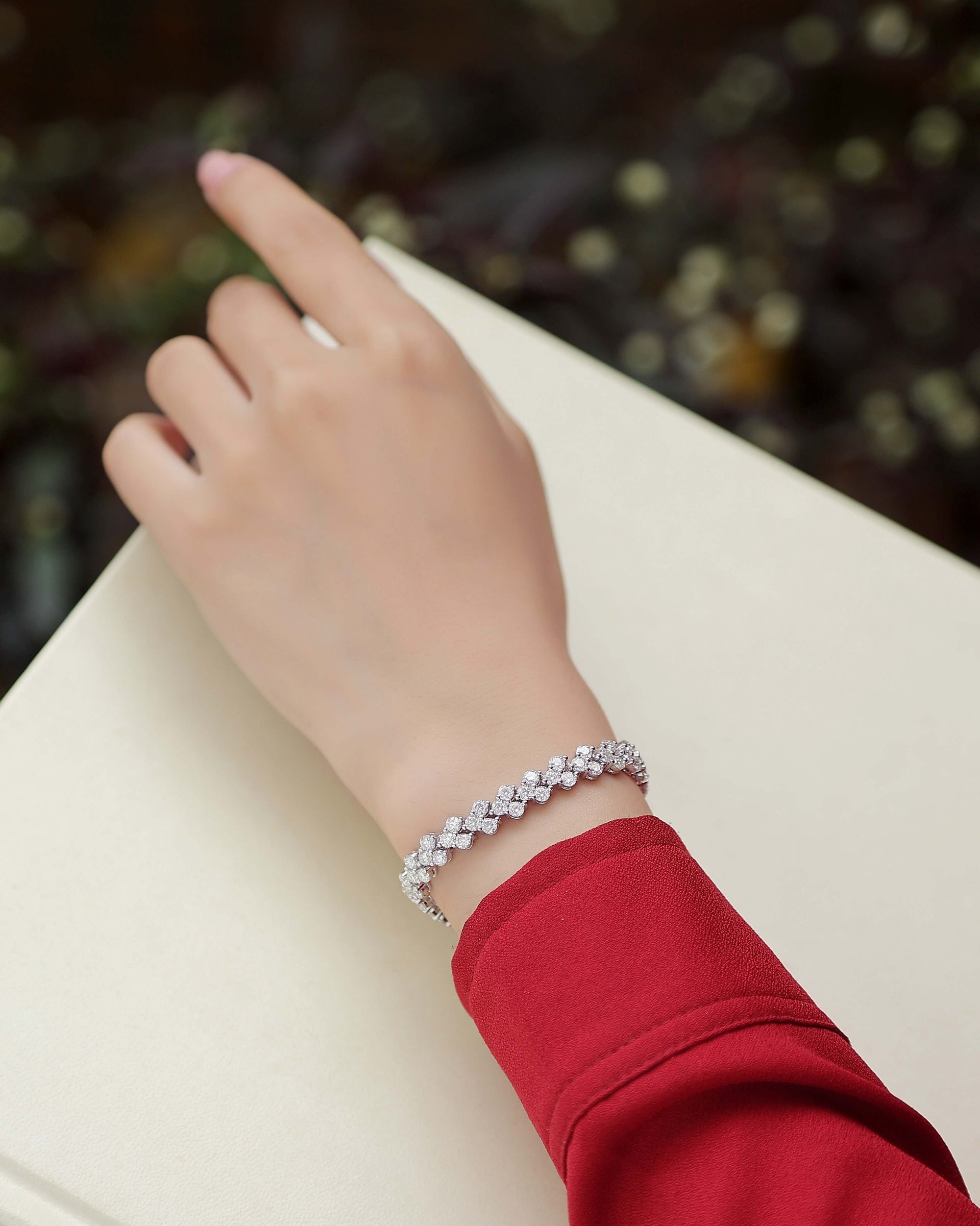 Kanong Luxury Fashion Mossan Diamond S925 Silver Bracelet - Novair-product name