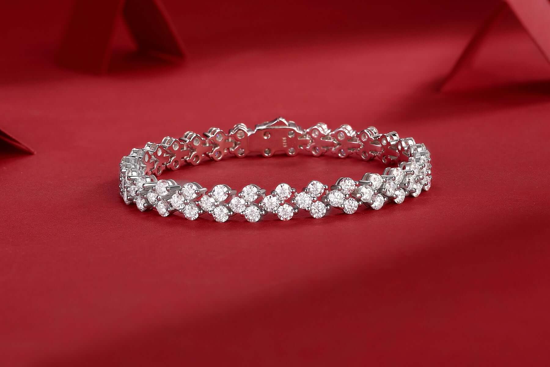 Kanong Luxury Fashion Mossan Diamond S925 Silver Bracelet - Novair-product name