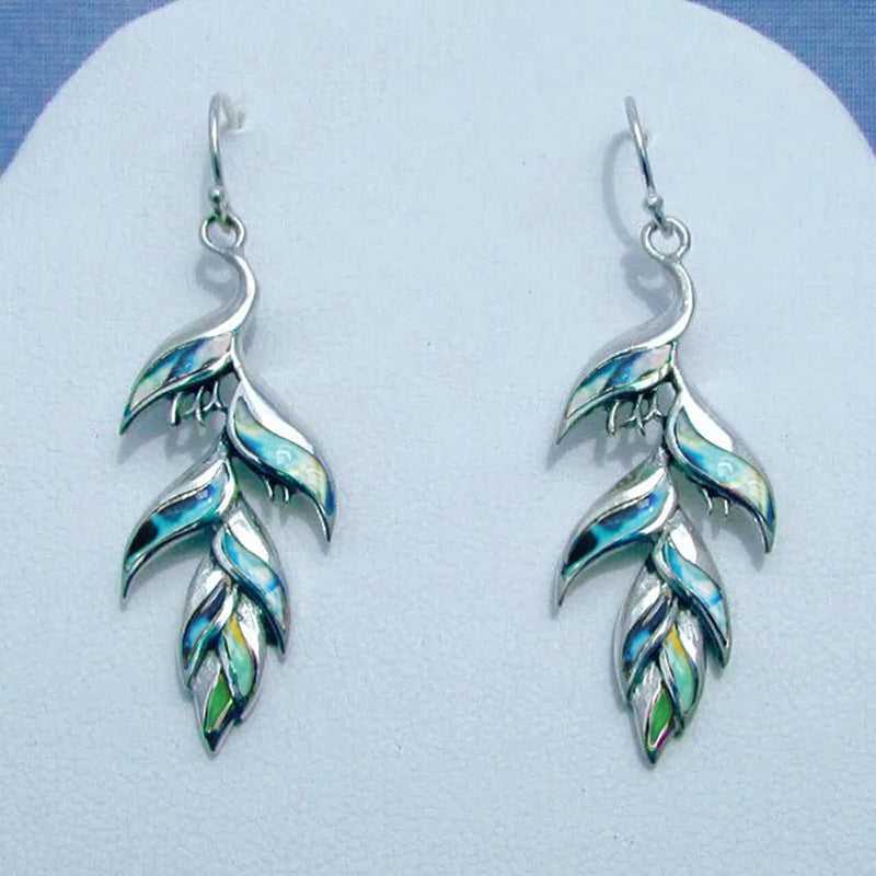 Leaves Dripping Oil Elegant Wild Earrings - Novair-product name