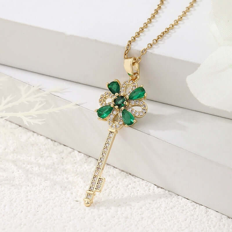Women's Creative Retro Key Flower Necklace Clavicle Chain Jewelry - Novair-product name